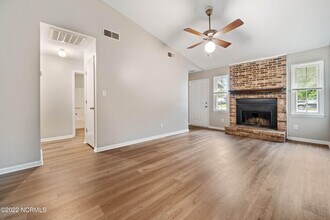 226 Cedar Crk Dr in Jacksonville, NC - Building Photo - Building Photo