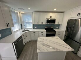 452 Centre St, Unit 2 in Boston, MA - Building Photo