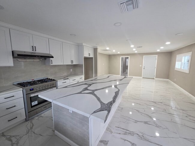 52641 Avenida Martinez in La Quinta, CA - Building Photo - Building Photo