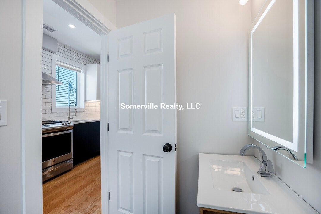 27 Linden St, Unit 3 in Boston, MA - Foto de edificio