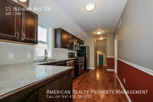 15 Indiana Ave SW in Grand Rapids, MI - Building Photo - Building Photo