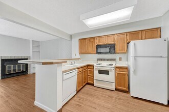 13863 E Lehigh Ave in Aurora, CO - Building Photo - Building Photo