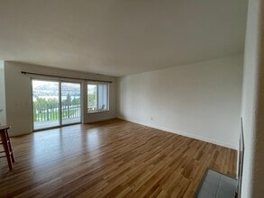 2307 W Woodin Ave in Chelan, WA - Building Photo - Building Photo