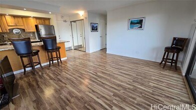 2140 Kuhio Ave. in Honolulu, HI - Building Photo - Building Photo