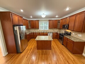 880 Cameron Village Dr in Winston-Salem, NC - Building Photo - Building Photo
