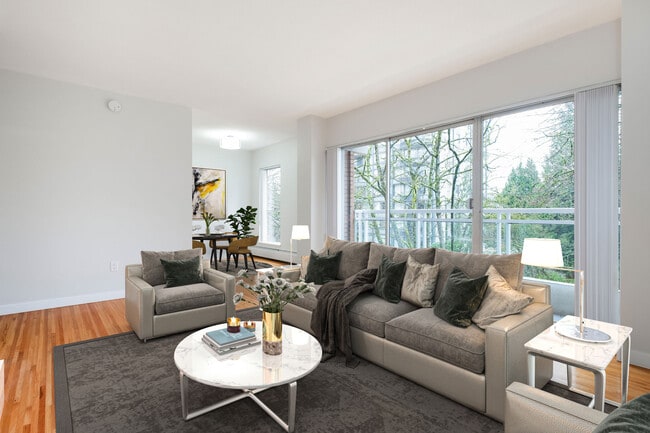 4639 W 10th Ave in Vancouver, BC - Building Photo - Building Photo