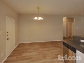 207 Moonlight Dr in Red Oak, TX - Building Photo - Building Photo