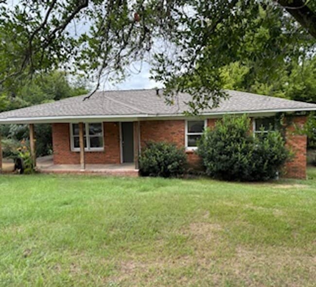 property at 3478 Willow Ln