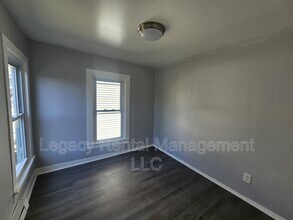 303 Gardner St in Plymouth, PA - Building Photo - Building Photo