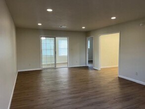 8787 Country Club Dr in Rogers, AR - Building Photo - Building Photo