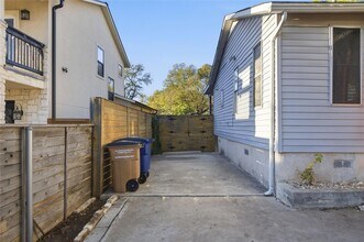 2308 E 10th St in Austin, TX - Building Photo - Building Photo
