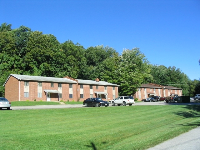 Ridge View Estates in Ashtabula, OH - Foto de edificio - Building Photo