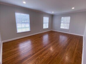 5024 W University Blvd in Dallas, TX - Foto de edificio - Building Photo