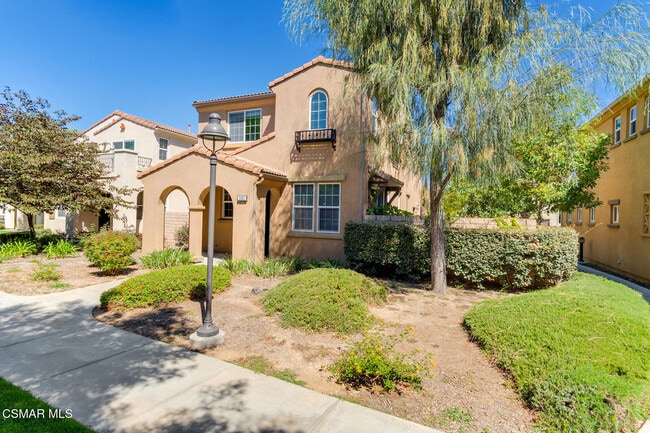 2952 Palmera Ln