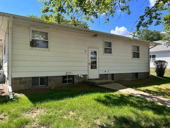 104 W 4th St, Unit 4