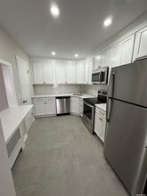 56 Carley Ave, Unit 1 in Huntington, NY - Building Photo - Building Photo