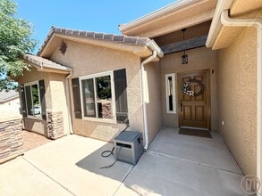 185 Cyndi Ln in La Verkin, UT - Building Photo - Building Photo