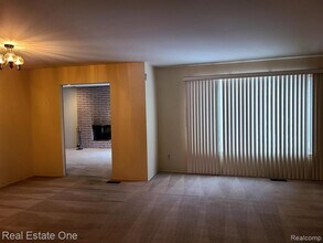 29540 Red Leaf Dr in Southfield, MI - Building Photo - Building Photo