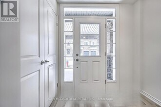 34 Paisley Dr in Bradford West Gwillimbury, ON - Building Photo - Building Photo