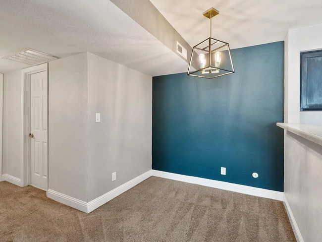 2881 Huntington Blvd, Unit Villa Borgata in Fresno, CA - Foto de edificio - Building Photo