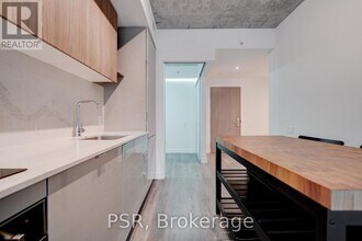 161 Roehampton Ave in Toronto, ON - Building Photo - Building Photo