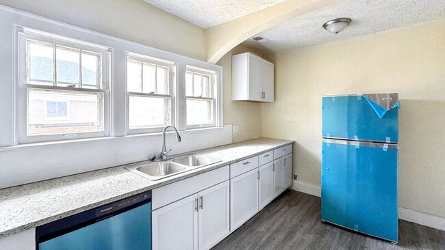 3745 W Grand St in Detroit, MI - Building Photo - Building Photo