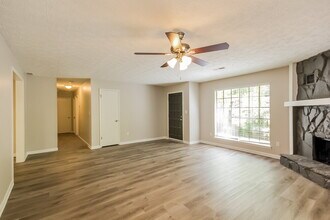 440 Creekside Ct in Roswell, GA - Building Photo - Building Photo
