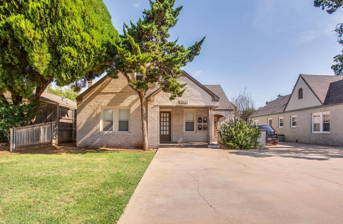 2520 20th St in Lubbock, TX - Building Photo