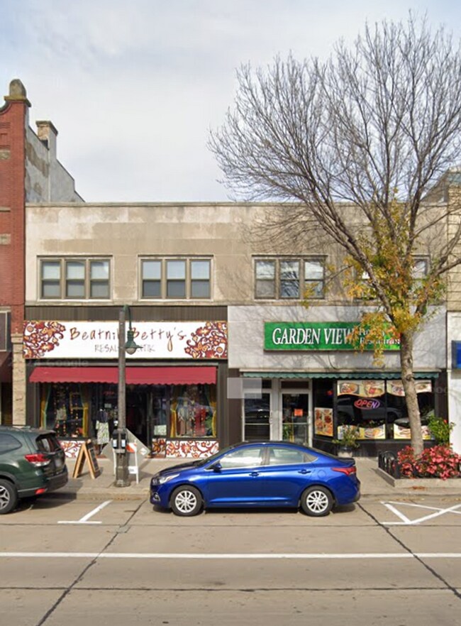 214 E College Ave-Unit -9aa190f1-f6a6-11ee-8ab6-12de4bf481cd in Appleton, WI - Foto de edificio - Building Photo