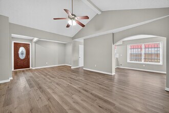 5243 Wickview Ln in Houston, TX - Building Photo - Building Photo