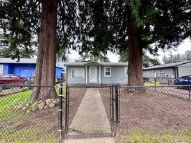 6009 SE 138th Pl in Portland, OR - Building Photo