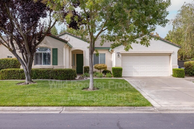 2713 Robinson Creek Ln in Elk Grove, CA - Building Photo
