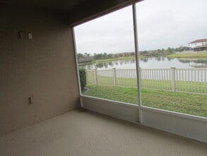 28981 Trevi Plz in Zephyrhills, FL - Foto de edificio - Building Photo