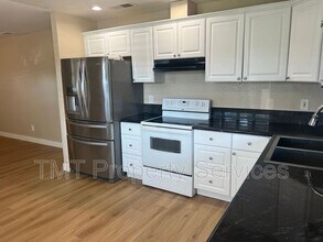 8631 Hummingbird Way in Elk Grove, CA - Building Photo - Building Photo