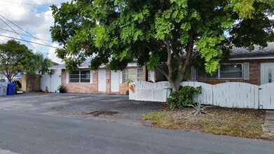 1017 NE 9th Ct in Pompano Beach, FL - Building Photo - Building Photo