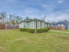 1609 Murray Dr in Garland, TX - Building Photo - Building Photo