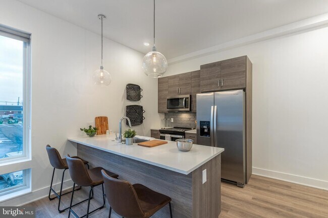 5545 Pulaski Ave, Unit 401 in Philadelphia, PA - Building Photo - Building Photo