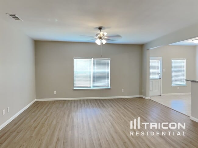 139 Presidents Way in Venus, TX - Foto de edificio - Building Photo