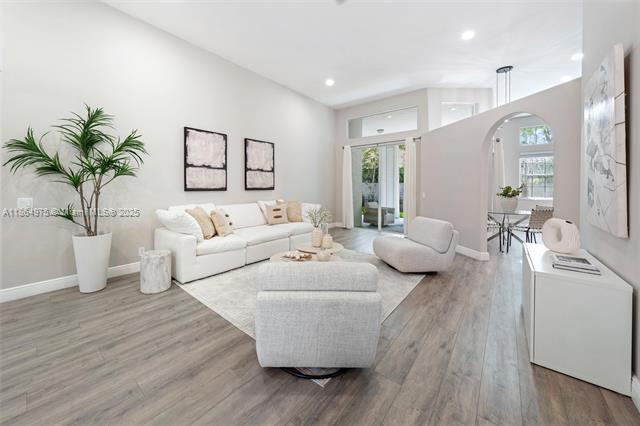 2587 Jardin Ct