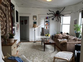 208 Kelton St, Unit 2 in Boston, MA - Building Photo - Building Photo