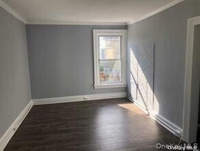 94 South St in Oyster Bay, NY - Building Photo - Building Photo