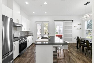 8443 Karrer Ter in Orlando, FL - Foto de edificio - Building Photo