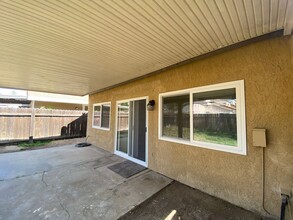3599 Linnet Dr in Lake Elsinore, CA - Foto de edificio - Building Photo