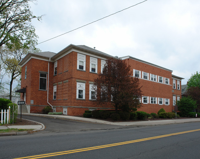 41 Wayne Ave in Suffern, NY - Foto de edificio - Building Photo