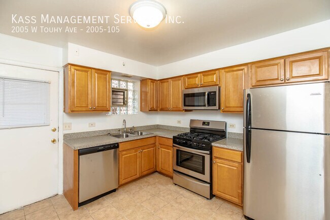 property at 2005 W Touhy Ave