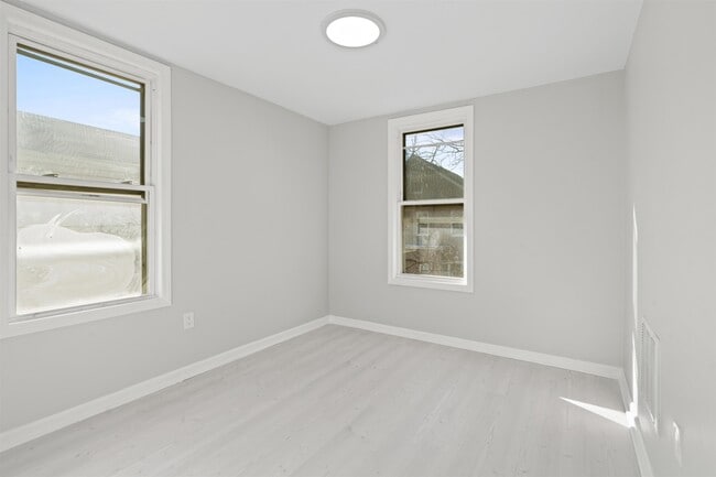 173-175-175 Lembeck Ave in Jersey City, NJ - Building Photo - Building Photo