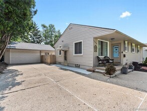 1304 Grove Ave in Royal Oak, MI - Building Photo - Building Photo