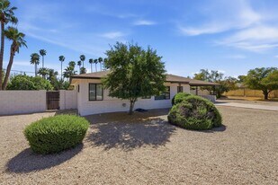 6819 E Paradise Pkwy in Scottsdale, AZ - Building Photo