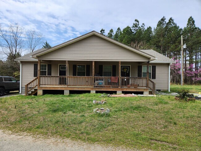 3524 Brunswick Rd in Blackstone, VA - Building Photo - Building Photo