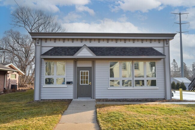 122 S Webster St in Port Washington, WI - Building Photo - Building Photo